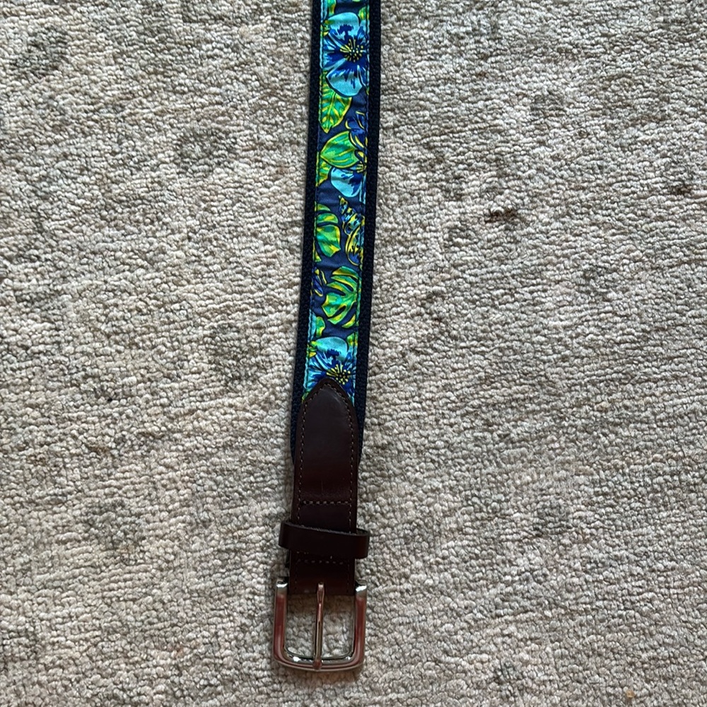 Vineyard Canvas Club Belt Size 34